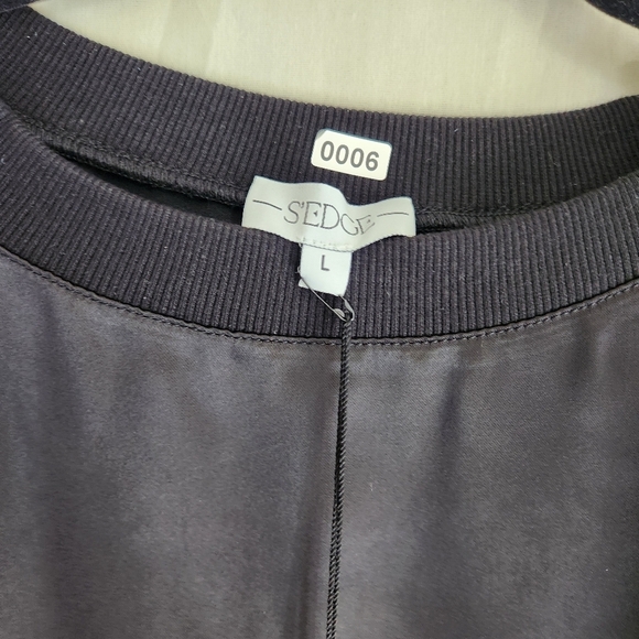 Sedge Womens Elegant Black Satin Top Size L.  NWT Goth Vamp. Quiet Luxury - Picture 5 of 9